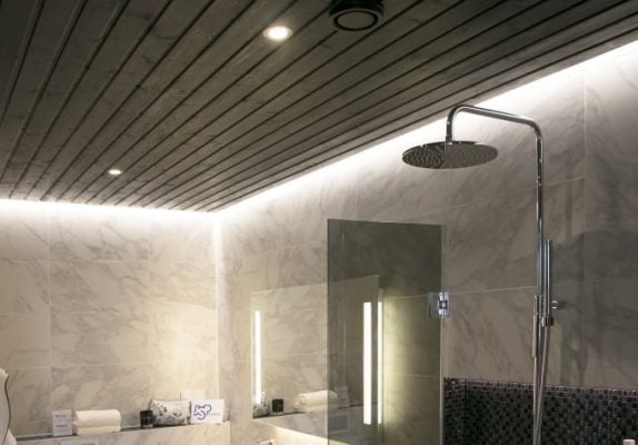 How lighting design is used in apartments - Bathroom destination