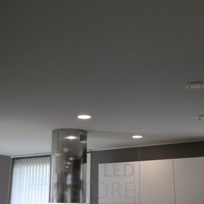Tyylikkään pelkistetyt led plafondit valaisemassa laadukasta ja tasaista valoa. Ledstore.fi