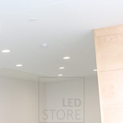 Tasaisesti ja tehokkaasti valaiseva pyöreä led-plafondi sopii kodin kaikkiin tiloihin. Ledstore.fi