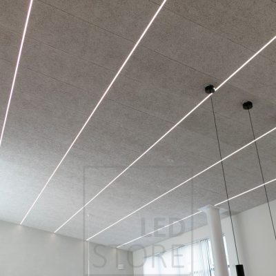Olohuoneen katossa led nauhat asennettu koko tilan pituudelle, luovat miellyttävän ja tasaisen yleisvalaistuksen ja modernin ilmeen. Ledstore.fi
