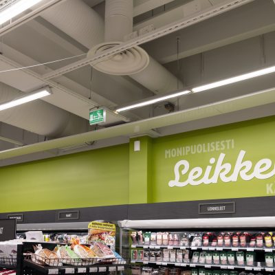 Miellyttävä, tehokas ja tasainen valaistus ruokakaupassa led loisteputkilla. Ledstore.fi