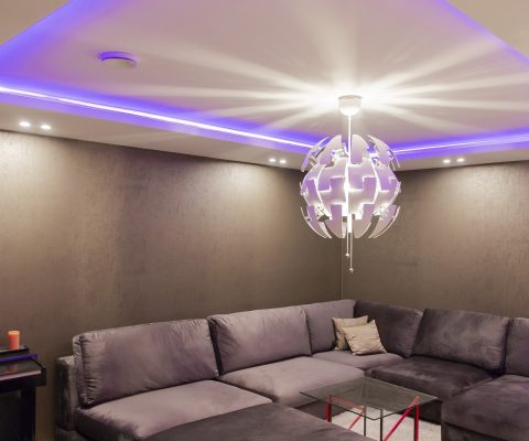 RGB led valonauha kodin eri tiloissa RGB led valonauha kodin eri tiloissa