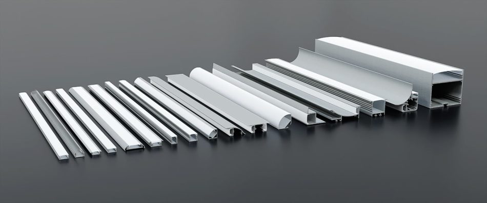 Valmis Led Alumiiniprofiilit - LedStore Rivissä tummalla pinnalla. ovat LED-yhteensopivat metalliprofiilit LedStorefi-verkkokaupasta tarjoavat monipuolisen valikoiman muotoja ja kokoja. Valikoimassa on suorakaiteen muotoisia, U-mallisia sekä monimutkaisempia design-profiileja, joissa kaikissa on tyylikäs, sileä hopeanvärinen osaay.