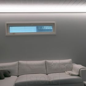 Kattoon suunnattu led nauha luomassa kaunista epäsuoraa valoa olohuoneeseen. Ledstore.fi