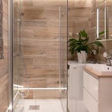 Kylpyhuoneeseen saatiin upeaa spa-tunnelmaa useammasta suunnasta tulevalla valolla. LedStore.fi