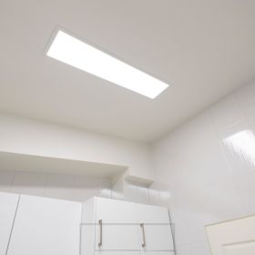 UPPOAVA Led-paneeli 300x1200 antaa hyvän valon esimerkiksi tiloihin, joissa on vain vähän luonnonvaloa. Ledstore.fi