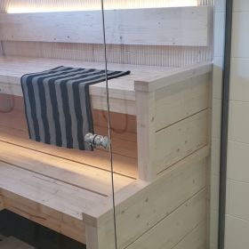 Led nauhalla saunan tunnelmallinen valaisu. Epäsuoraa valoa selkänojasta ylöspäin ja lauteen alta alaspäin. Ledstore.fi