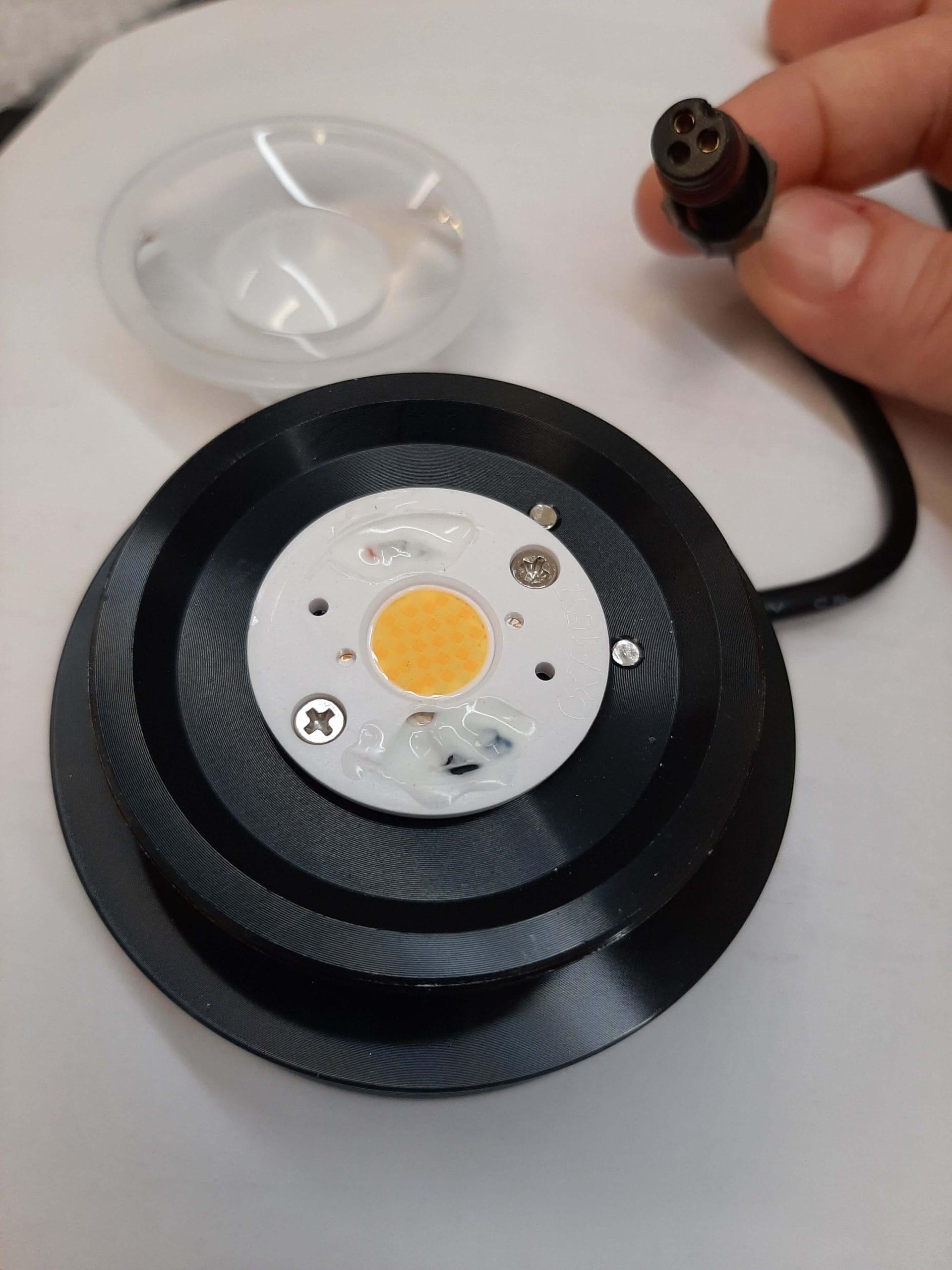 cct 15W chippi, 3napainen johto, tiny - LedStore Värilämpötilasäädettävä spotti sisältää monitoimisen led piirin, copyright LedStore.fi