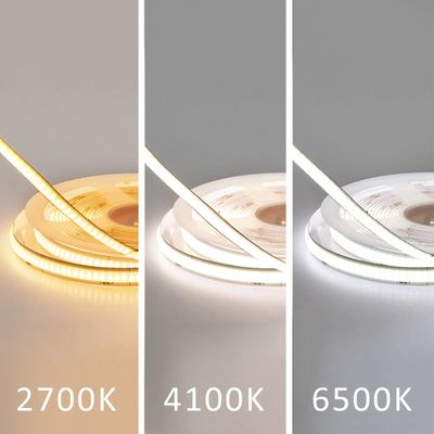 Kolme LED-valonauhaa keloilla, jotka näyttävät värilämpötilat: 2700K lämmin keltainen, 4100K neutraali valkoinen ja 6500K kylmä valkoinen.