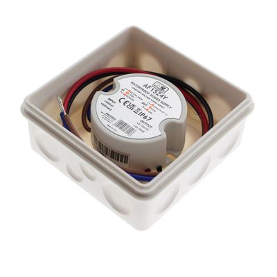 Pyöreä sähköliitin, jossa värilliset johdot, merkittyjä tulo- ja lähtöliitäntöjä - laadukkaat LED-valaistuskomponentit.