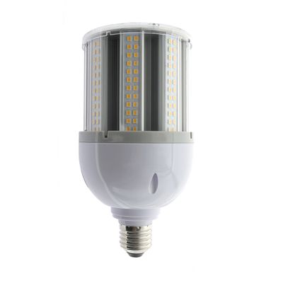 LED-maissilamppu, lieriömäinen lamppu, valkoinen pistorasia, pystysuorat keltaiset LED-sirurivit kirkkaaseen valaistukseen.