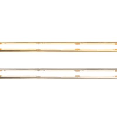 Vaakasuorat LED-nauhat: yksi lämpimän valkoisella, yksi viileän valkoisella valolla, värilämpötilojen vertailu näytössä