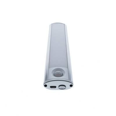 Hopeanvärinen suorakaiteen muotoinen LED-valopalkki liiketunnistimella ja virtapainikkeella valkoisella pohjalla, ihanteellinen energiatehokkaisiin valaistusratkaisuihin.