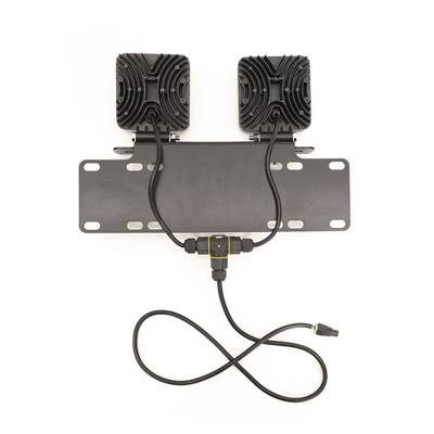 Kaksois-LED-valot, joissa on asennuskiinnike ja pistokejohdot nopeaan ajoneuvoasennukseen - energiatehokas, kirkas, kestävä.