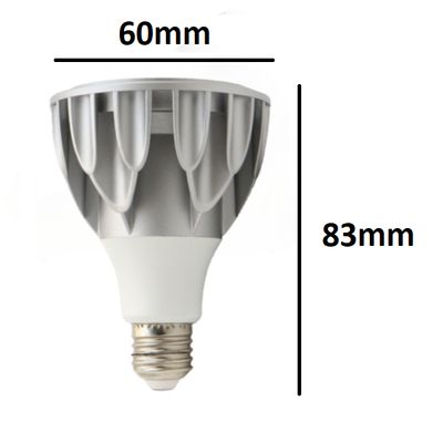 SEO-ystävällinen vaihtoehtoinen teksti: "60mm x 83mm LED-lamppu hopeanvärisellä ripalla tehokkaaseen valaistukseen. Ihanteellinen moderniin sisustukseen. Energiaa säästävä ja ympäristöystävällinen.