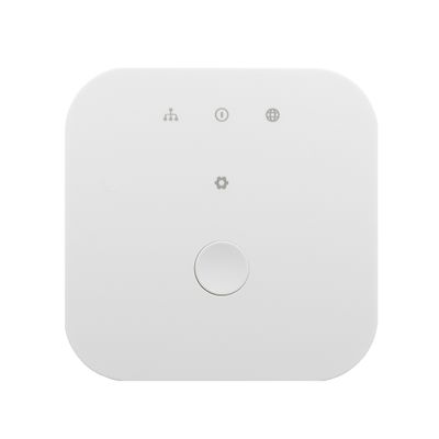 Vaihtoehtoinen teksti: "Valkoinen elektroninen laite pyöreällä painikkeella ja toimintokuvakkeilla, suunniteltu LED-valaistuksen ohjaukseen.