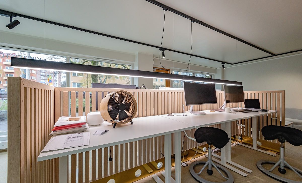Työpistevalaisimen sisällä useita led-nauhoja joten saadaan haluttu valotehokkuus LedStore.fi