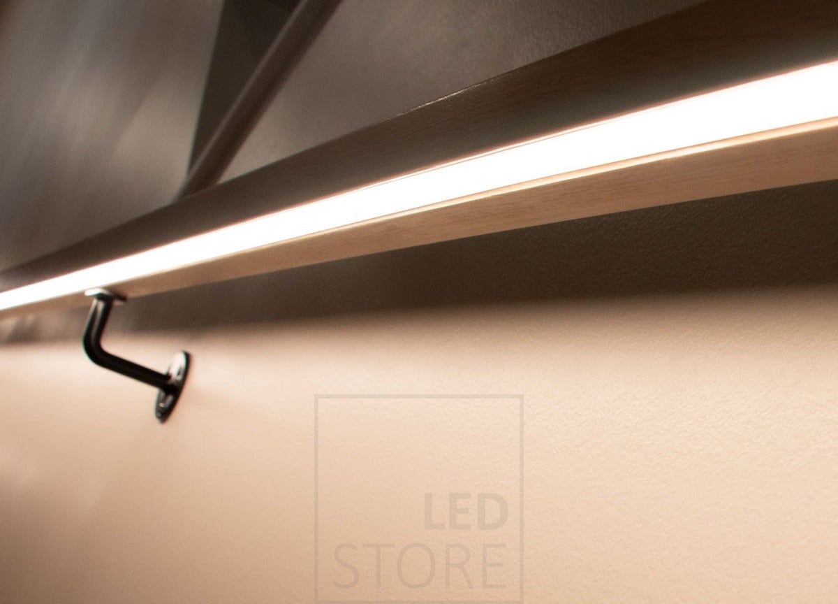 Asuntomessut 2022: led nauha uritettu käsijohteeseen. Ledstore.fi