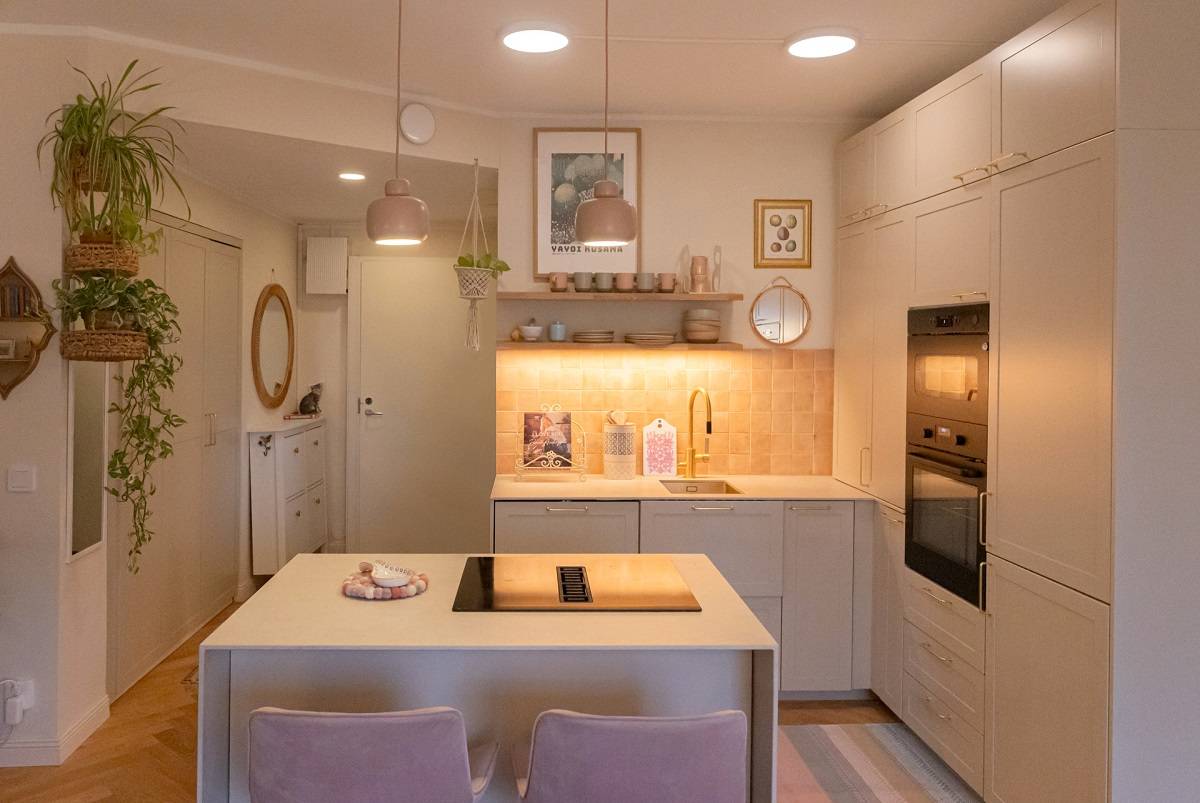 Asunnon kaikki valot ovat lämpimässä 3000K valon värilämpötilassa