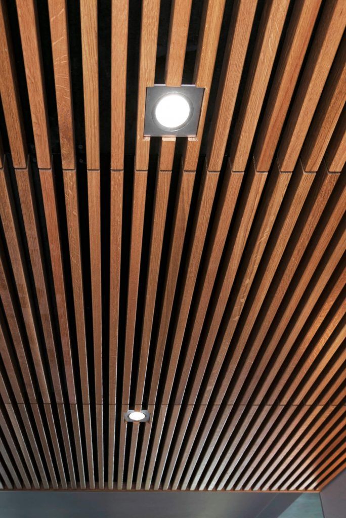 LED STORE -teksti valkoisen neliön keskellä, vihreä tausta. Ihanteellinen energiatehokkaaseen valaistukseen, ympäristöystävällisiin ratkaisuihin. Maksimaalinen optimointi SEO:lle.