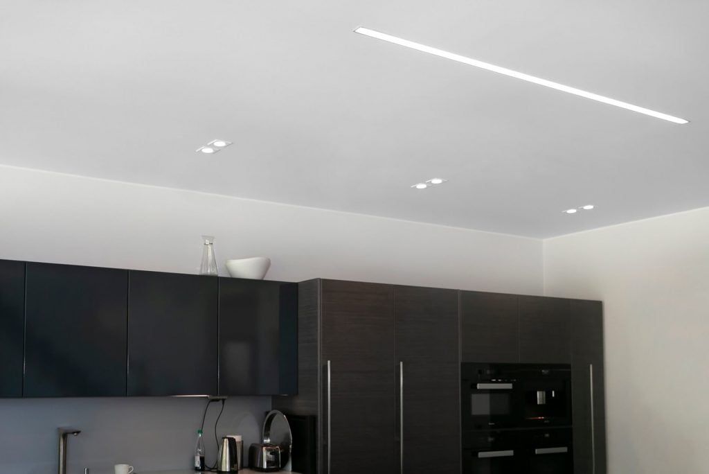 LED Store -logo vihreällä taustalla, jossa valkoinen teksti neliömäisessä ääriviivassa, joka korostaa energiatehokkaita valaistusratkaisuja.