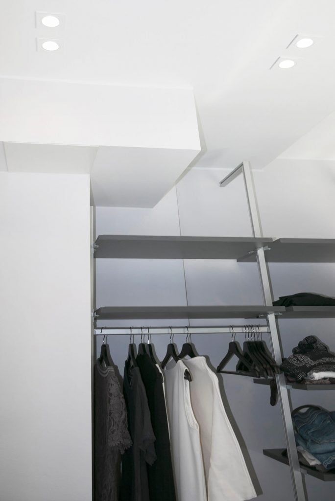 LED-valaistusliikkeen logo vihreällä taustalla, jossa valkoinen neliö ja teksti "LED STORE" valkoisella, mikä parantaa LED-myymälän SEO näkyvyyttä.