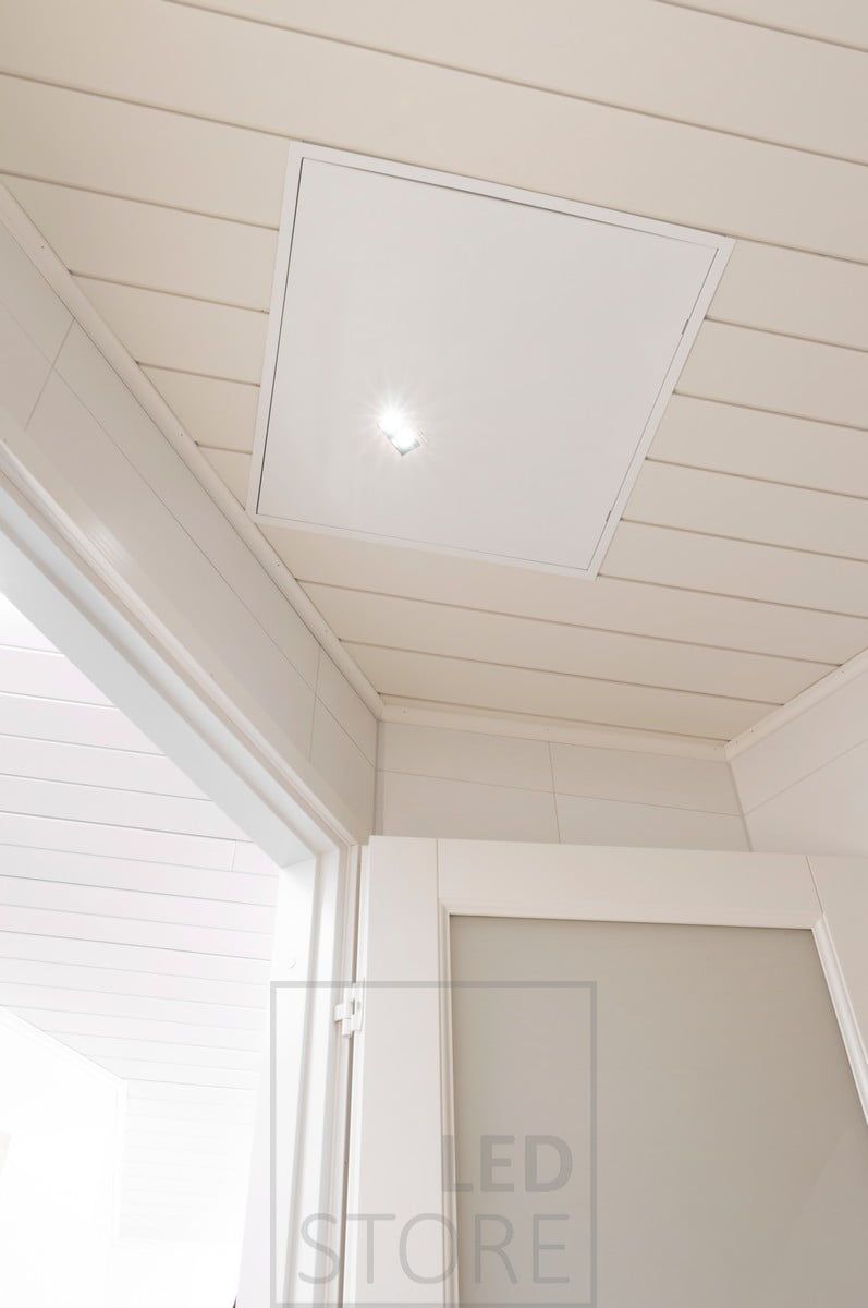 Led LINJA 2 upotettuna huoltoluukkuun. Ledstore.fi