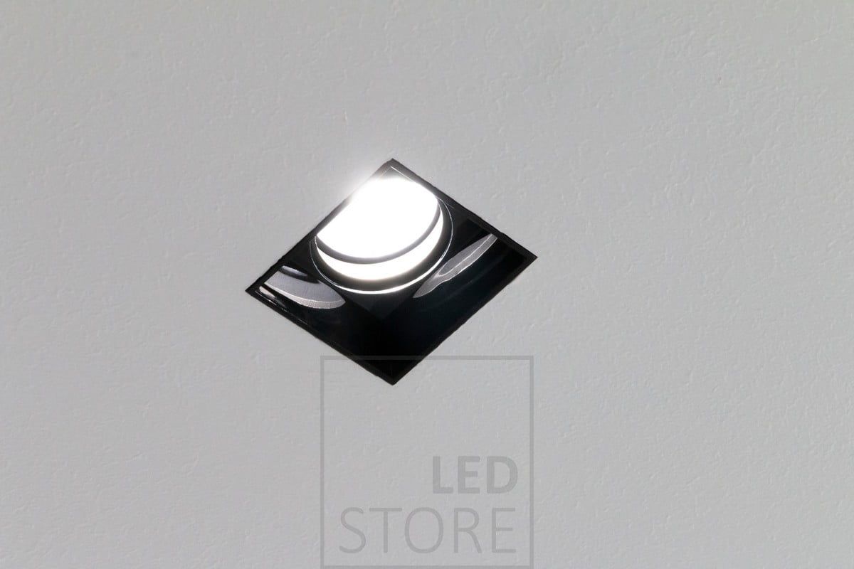 Miten hotelleissa tehdään piilotettu spottivalaistus? Tässä se on: Led PIILO spotti on kipsattava valaisin joka luo arkkitehtonisen ja hotellimaisen ilmeen. Hieman lisätyötä vaativa asennus, mutta upea lopputulos! Ledstore.fi