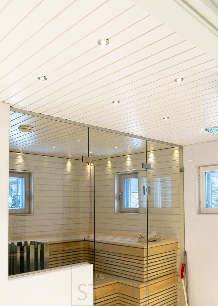 Tunnelmallinen spottivalaistus pesuhuoneessa ja saunassa. Pesuhuoneessa pienet, 3W spotit ja saunassa 1W saunaspotit. Ledstore.fi