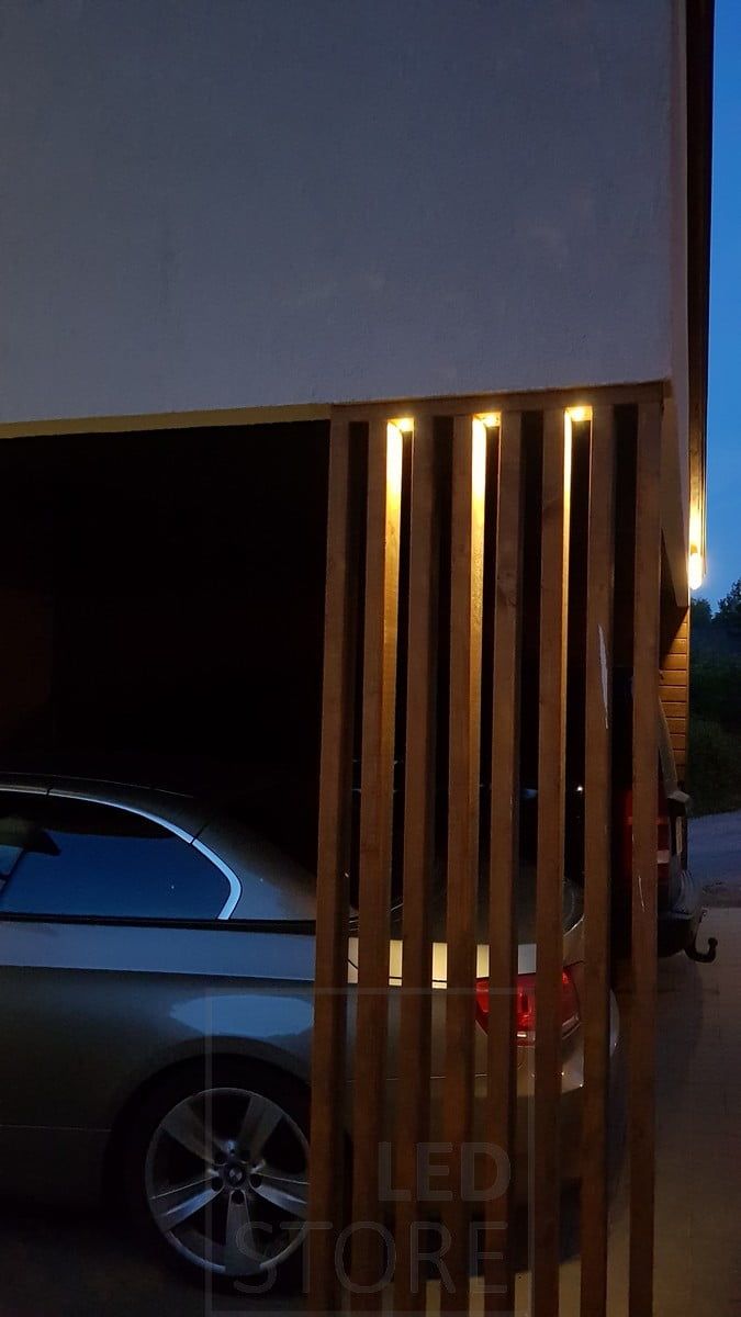 Led spottisarja valaisemassa ja korostamassa rimoitusta. Soveltuu IP67 kosteussuojauksen ansiosta kosteisiin tiloihin ja ulos. Ledstore.fi