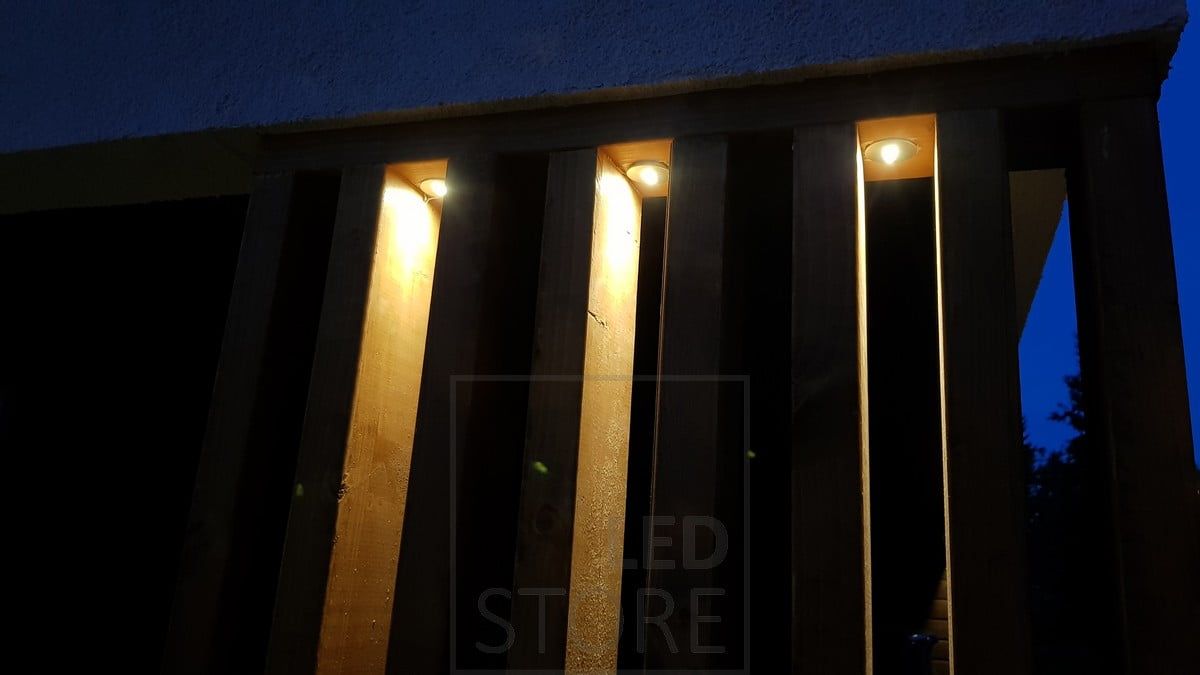Led spottisarja valaisemassa ja korostamassa rimoitusta. Valo on pehmeä ja erittäin tunnelmallinen. Ledstore.fi