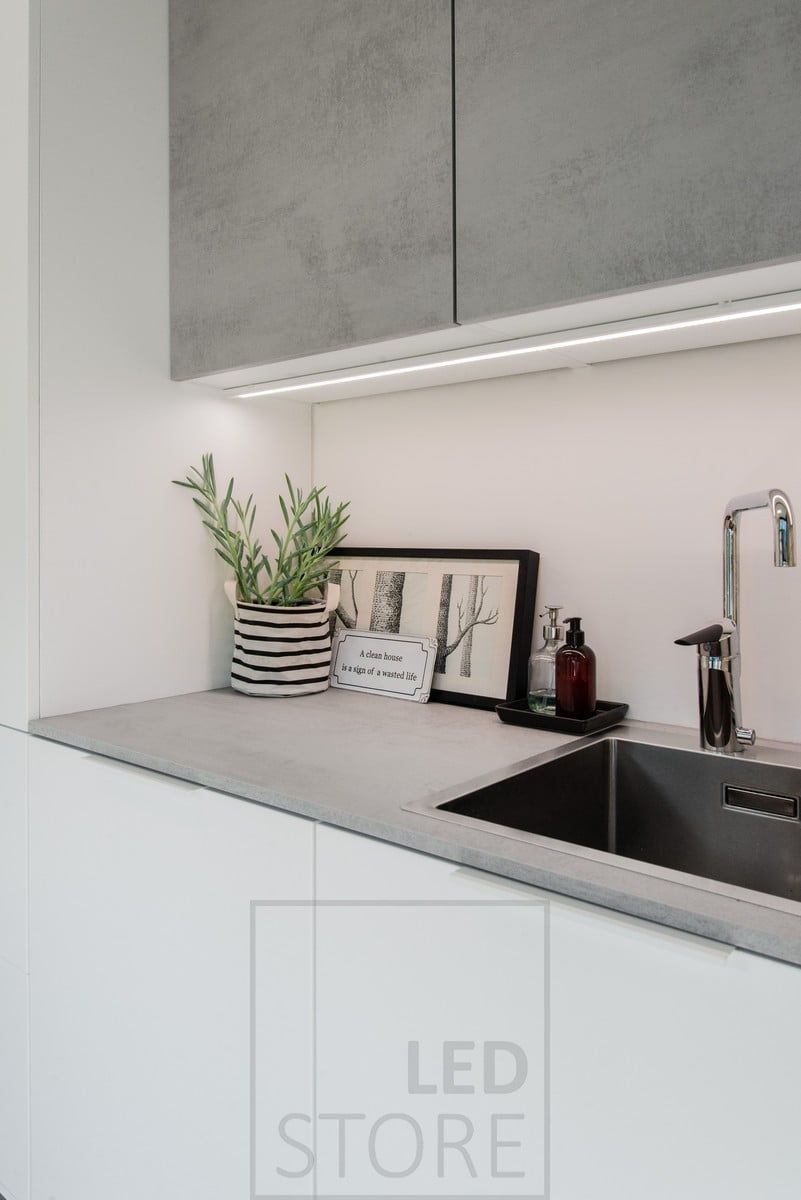 Led nauha tuomassa työvaloa kodinhoitohuoneen työtasoon. Ledstore.fi