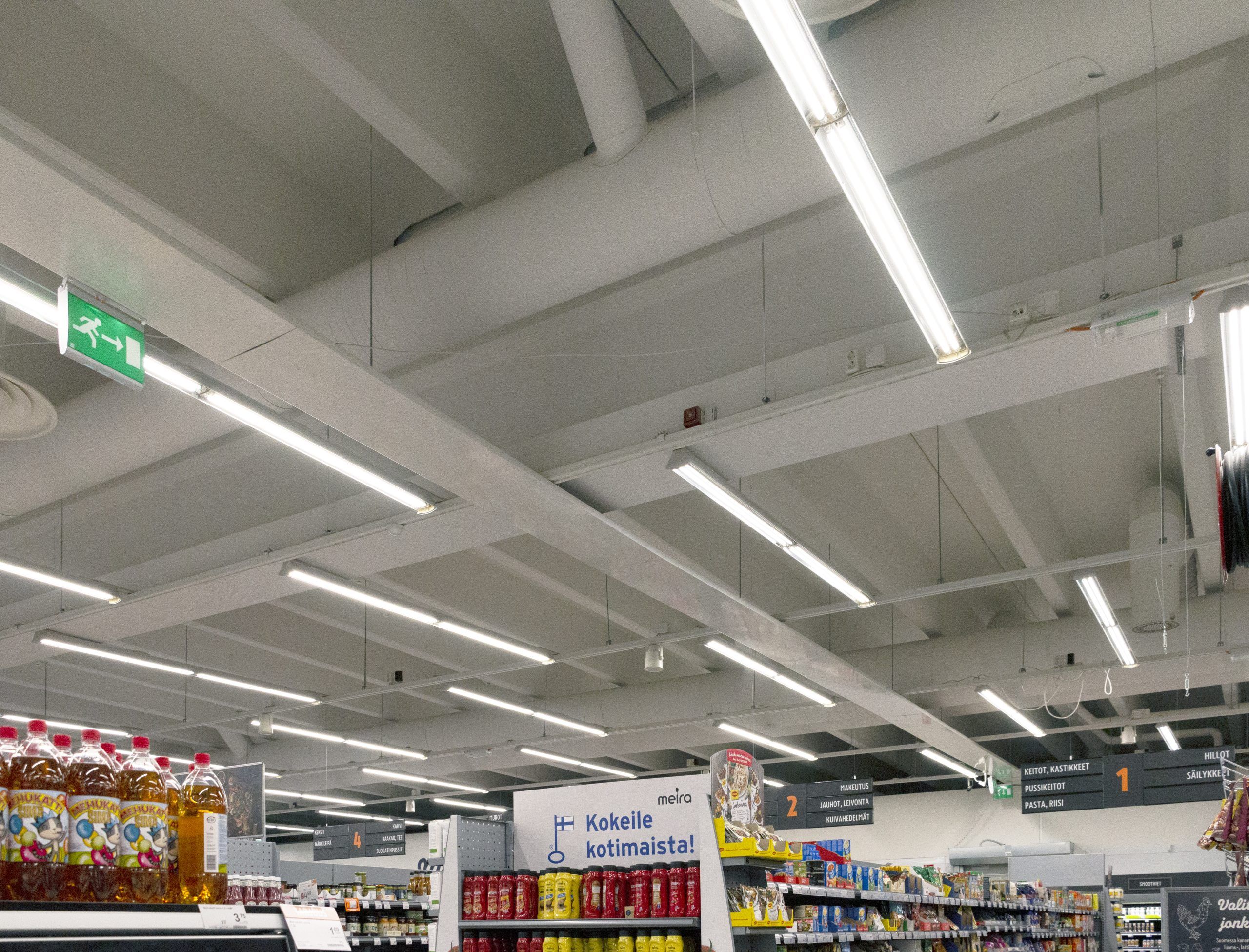 Led loisteputket valaisevat tehokkaasti ja tasaisesti suuren tilan. Ledstore.fi