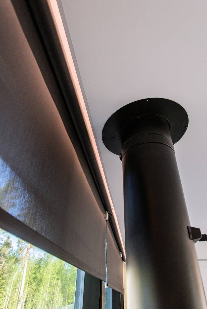 Vihreä tausta, jossa "LED STORE" isoilla kirjaimilla valkoisen neliön sisällä, ihanteellinen energiatehokkaisiin valaistusratkaisuihin.