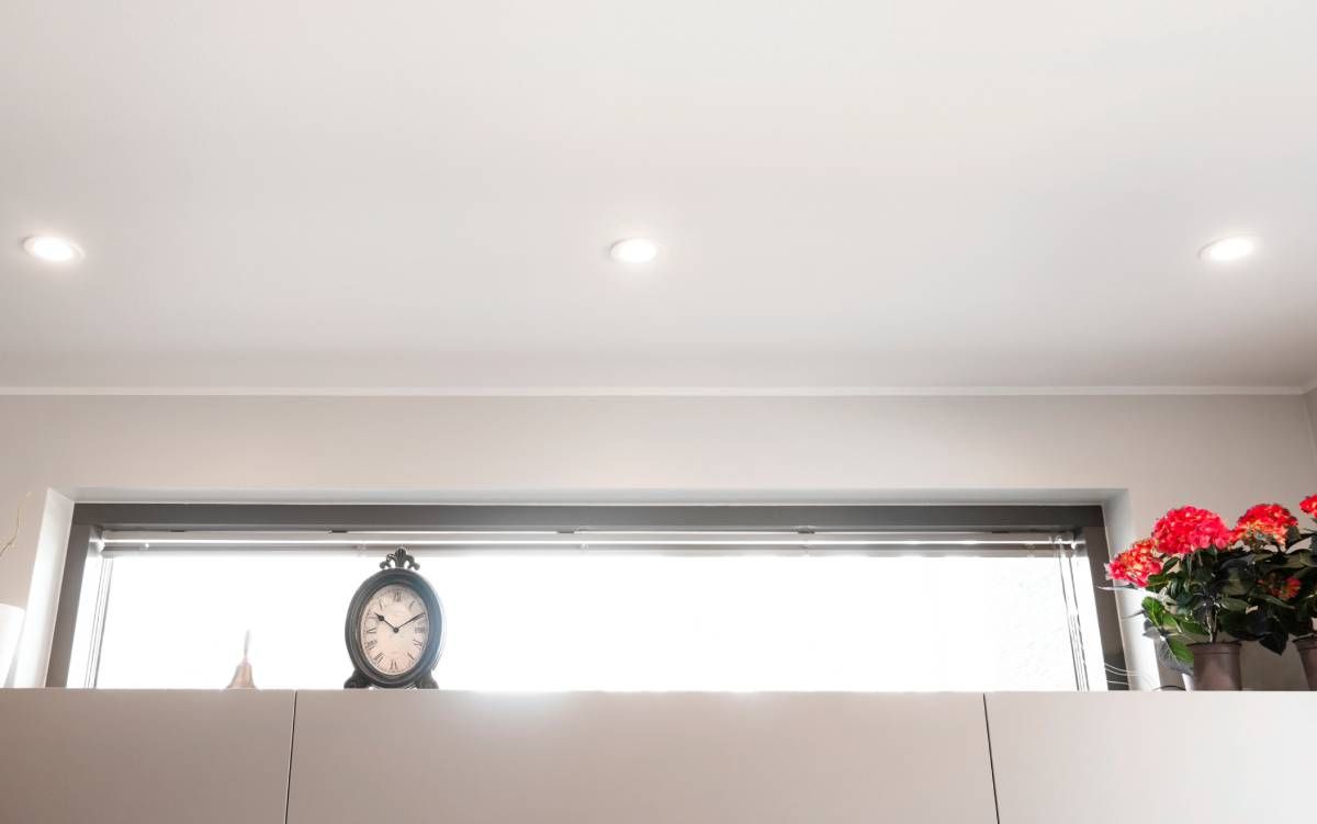 Vihreä neliö, jonka keskellä on valkoinen teksti "LED STORE" - edistää energiatehokkaita valaistusratkaisuja.