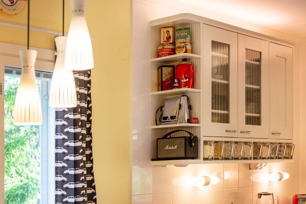 vintagekeittiön led-valaistus, led-polttimoita ja led-nauhaa