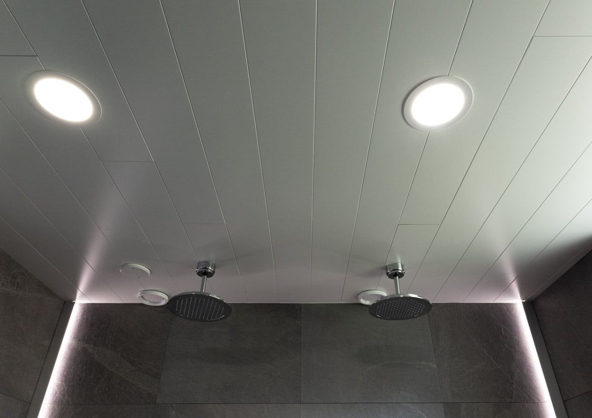 Vihreä tausta ja valkoinen neliö, jossa näkyy "LED STORE" modernilla fontilla, mikä parantaa LED-valaistusmyymälän hakukoneoptimointia.