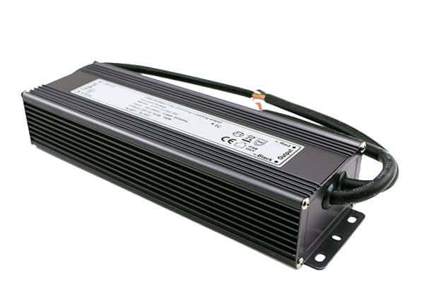 12V_80W_IP66_himmennettava_triac_muuntaja_blog_ledstore.fi