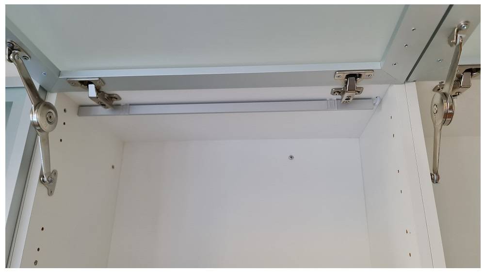 Led profiili istuu nätisti kaappiin