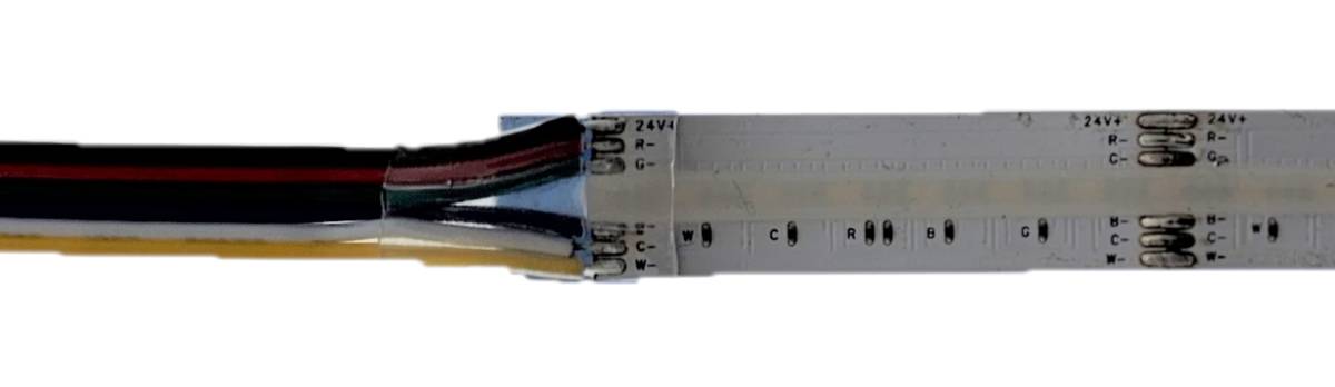 Pisteetön RGBCCT Led valonauha läheltä
