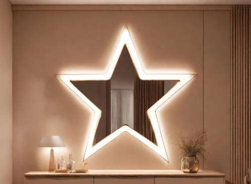 Beigen seinän kaunistaa LedStore.fi:n LED-reunuksilla valaistu tähtimäinen peili. Sen ala side on vaalea konsolipöytä, jonka päällä on lamppu, kaksi pientä pulloa sekä maljakko kuivista kasveista. Huoneen sisustus huokuu asianmukaisen neutraalia värimaailmaa.