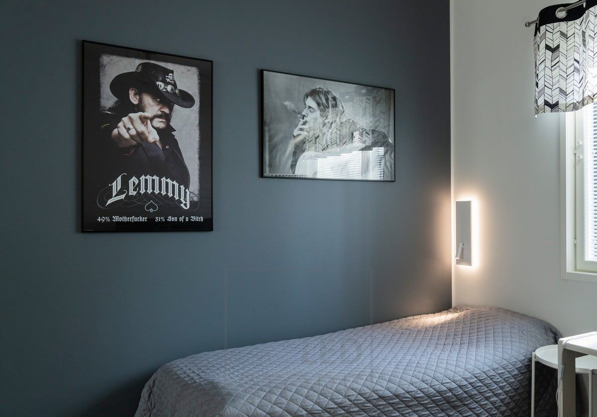Valkoinen NIGHT yö- ja lukuvalo, saatavana myös mustana. Valo lämmintä 3000K valoa. Ledstore.fi